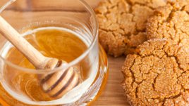 Медени сладки с кафява захар