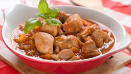 Пилешки гювеч