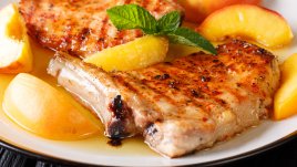Свински котлети с нектарини