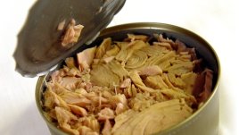 Риба тон с картофи и бутерки с филе от риба тон