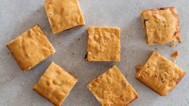 Брауни с фъстъчено масло и ванилия