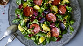 Салати, подходящи за лятното ви барбекю