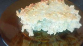 Ябълков крамбъл с орехи, мед и стафиди