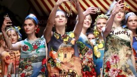 Посветиха на Италия разкошна модна колекция (галерия)