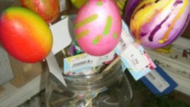 Великденска украса със стиропорени яйца