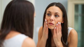 Как алкохолът вреди на кожата