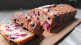 Сладък бананов хляб с боровинки 