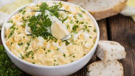 Салата с яйца, гъби и майонеза