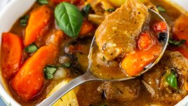 Яхния с агнешко за Великден