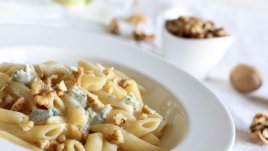 Паста със сирене горгондзола и сметана