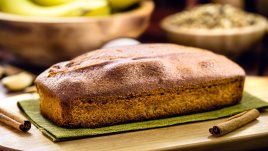 Кекс с банани, масло и канела