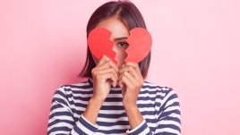 15 признака, че не сте превъзмогнали бившия 