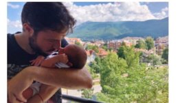 Ралица Паскалева показа сина си