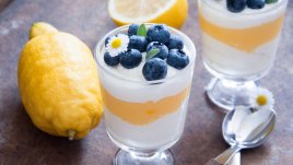 Лимонов десерт с вино и сметана