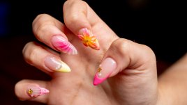 Различни идеи за маникюри, които ви отличават (Снимки)