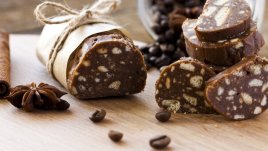 Шоколадов салам с лешници