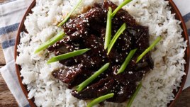 Мариновано телешко на тиган по монголски 