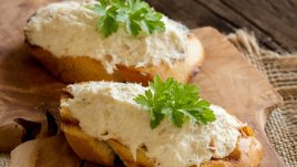 Диетична разядка с орехи и извара