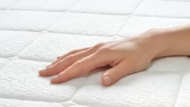 Бърз и евтин трик за почистване на матрак