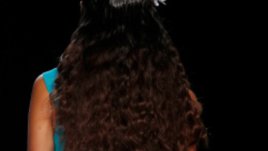 Тайната на блестящата дълга коса