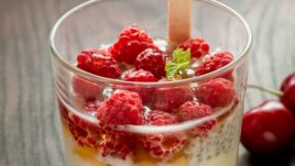 Десерт с малини и чия