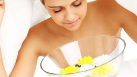 Парна баня с билки и масла за красива кожа