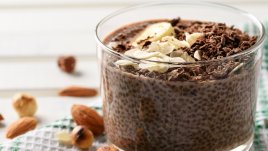 Лесен пудинг със семена от чиа и фъстъчено масло