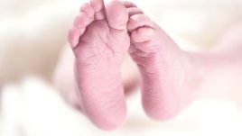 Знаете ли, че бебетата могат да се усмихват и плачат още преди раждането?