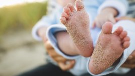 Как се отнасят с децата си родителите по света