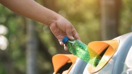 Защо никога да не използвате пластмасова бутилка повторно? 