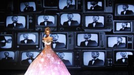 Отказвате секс срещу нов плазмен телевизор