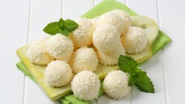 Трюфели с бял шоколад и кокос