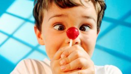 Най-нелепите лъжи, които родителите казват на децата