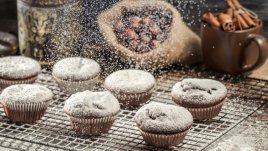 Кексчета с орехи и сушени плодове