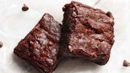 Брауни с шоколадови парченца