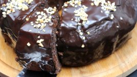 Шоколадов сладкиш с бишкоти и ядки