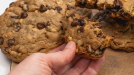 Фъстъчени бисквити с шоколад без брашно