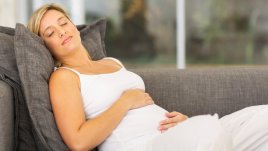 Как да се справите с умората през бременността?