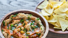 Хумус с бял боб, нахут и сушени домати