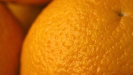 Храни и напитки, които предпазват от целулит