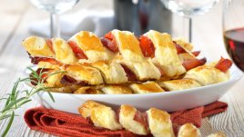 Гризини с бутертесто и бекон