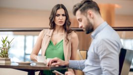 4 действия, с които отблъсквате мъжете моментално 