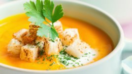 Крем супа от тиква, картофи и лук  с крутони