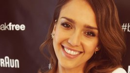 Джесика Алба: Помислете си за жена, на която се възхищавате и й го кажете днес!