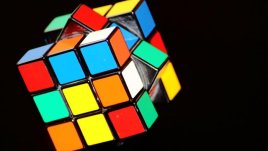 Знаете ли, че кубчето на Рубик е най-продаваният продукт в историята?