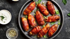 Крилца завити в бекон