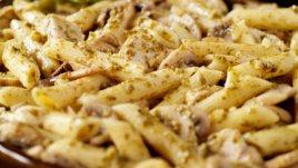 Паста с пилешко, бекон  и гъби