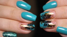 Маникюр в морски цветове