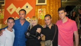 Лили Иванова наруши спартанския си режим заради морски концерт