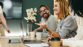 11 знака, че се опитвате да се харесате на другите на всяка цена